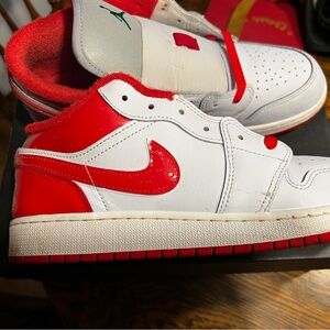 Jordan Air 1 Low SE in Gray and Red Gatorades